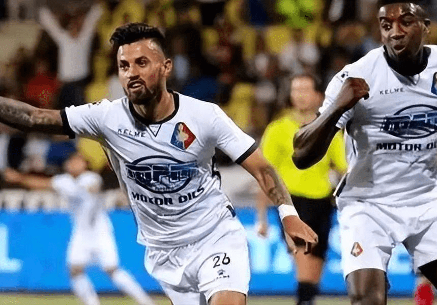 轻松将球送 轻松将球送