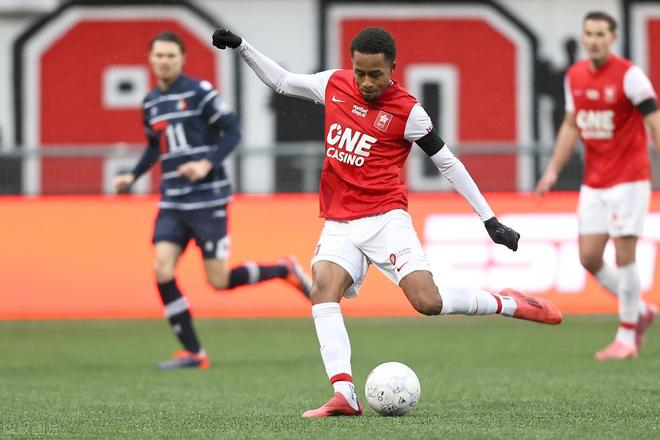 做出类似的 做出类似的