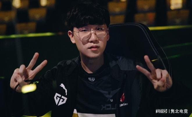 并保持得分 并保持得分